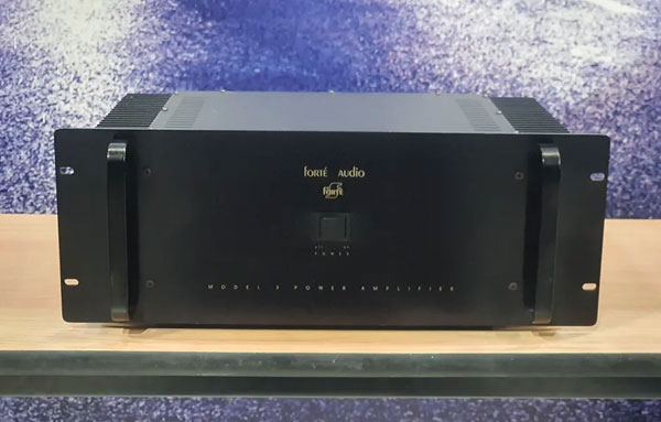 forte-model-3-amplifier-front