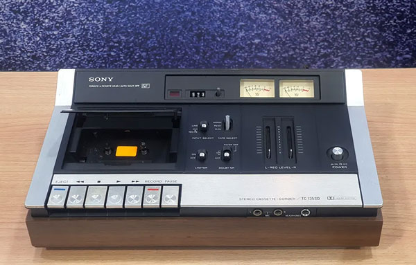 sony-stereo-casette-front